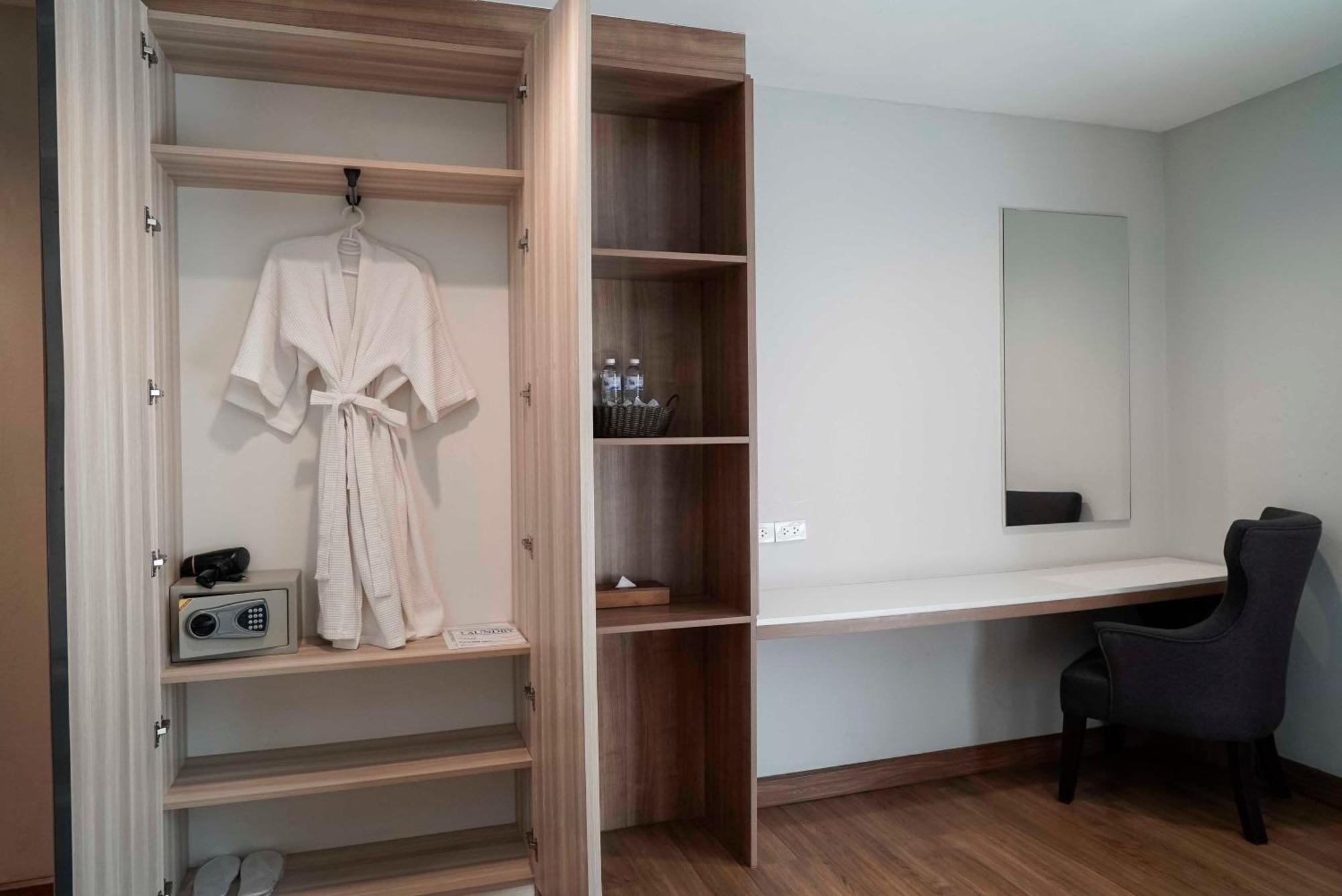 Nantra Chiangmai Riverfront Hotel Chiang Mai Room photo