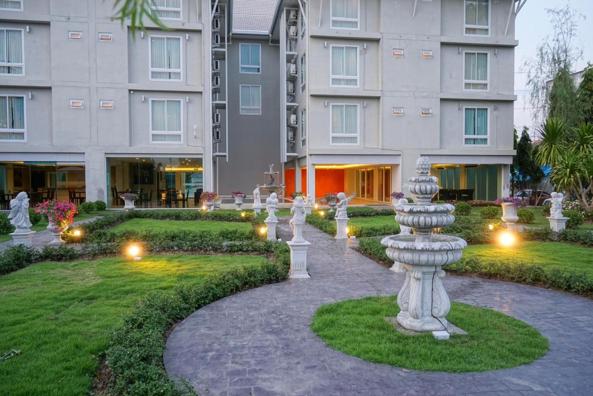 Nantra Chiangmai Riverfront Hotel Chiang Mai Exterior photo